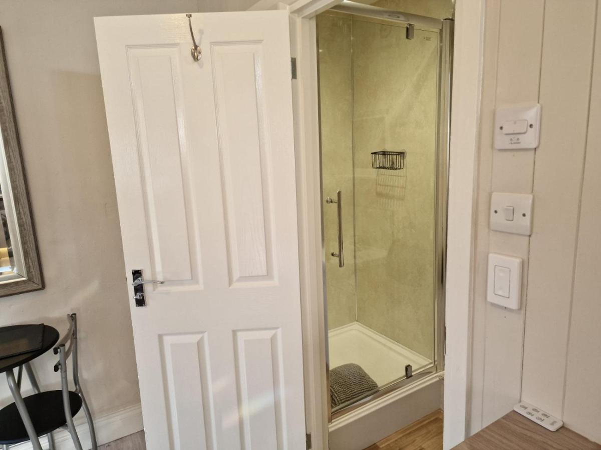 Carlisle Central, Cute Studio Appt, The Cupboard Экстерьер фото