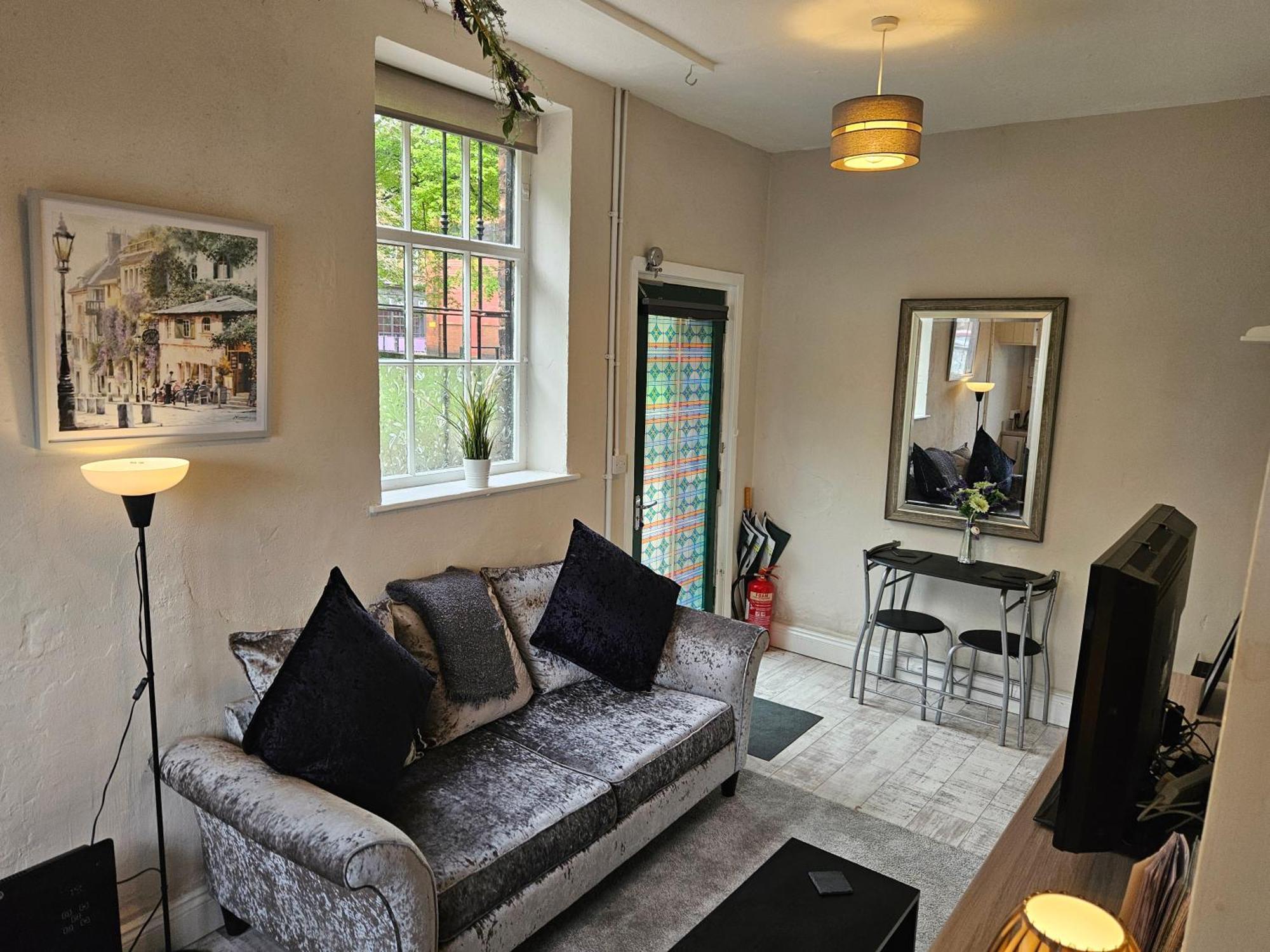 Carlisle Central, Cute Studio Appt, The Cupboard Экстерьер фото